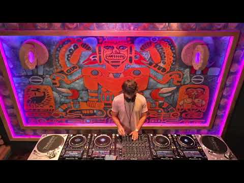 NOMAD | Club Olin 55